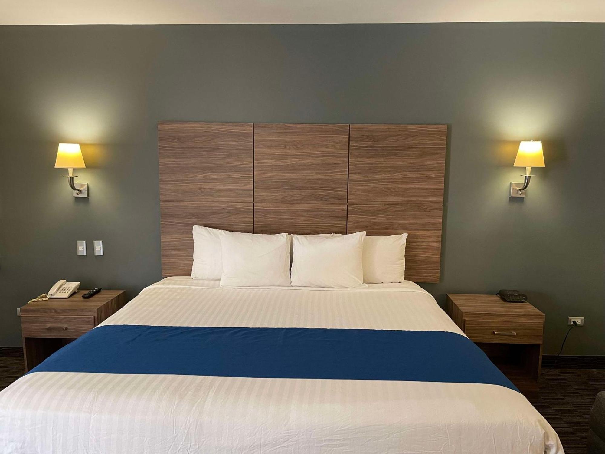 Best Western Plus Chihuahua Aeropuerto Екстер'єр фото