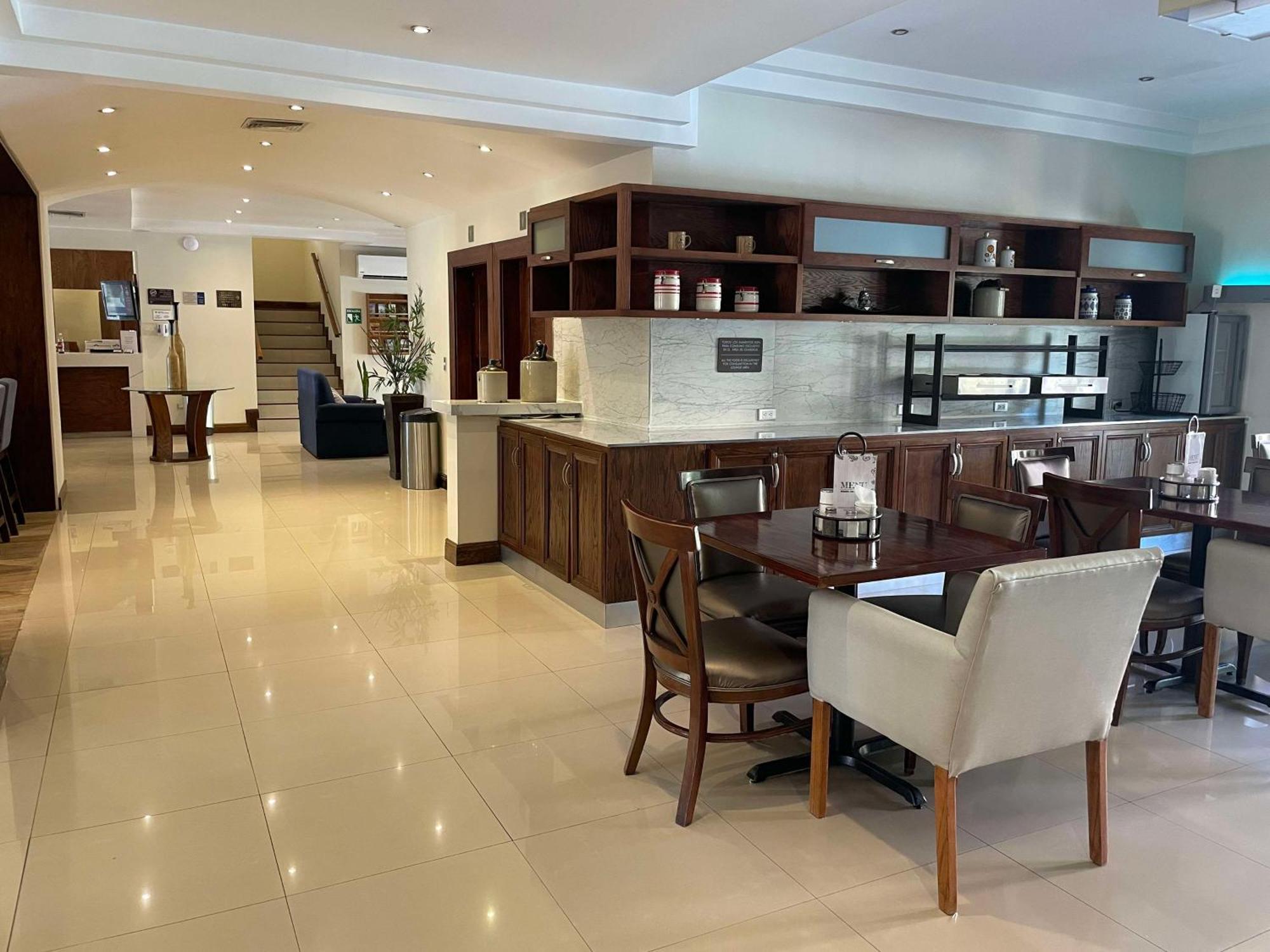 Best Western Plus Chihuahua Aeropuerto Екстер'єр фото