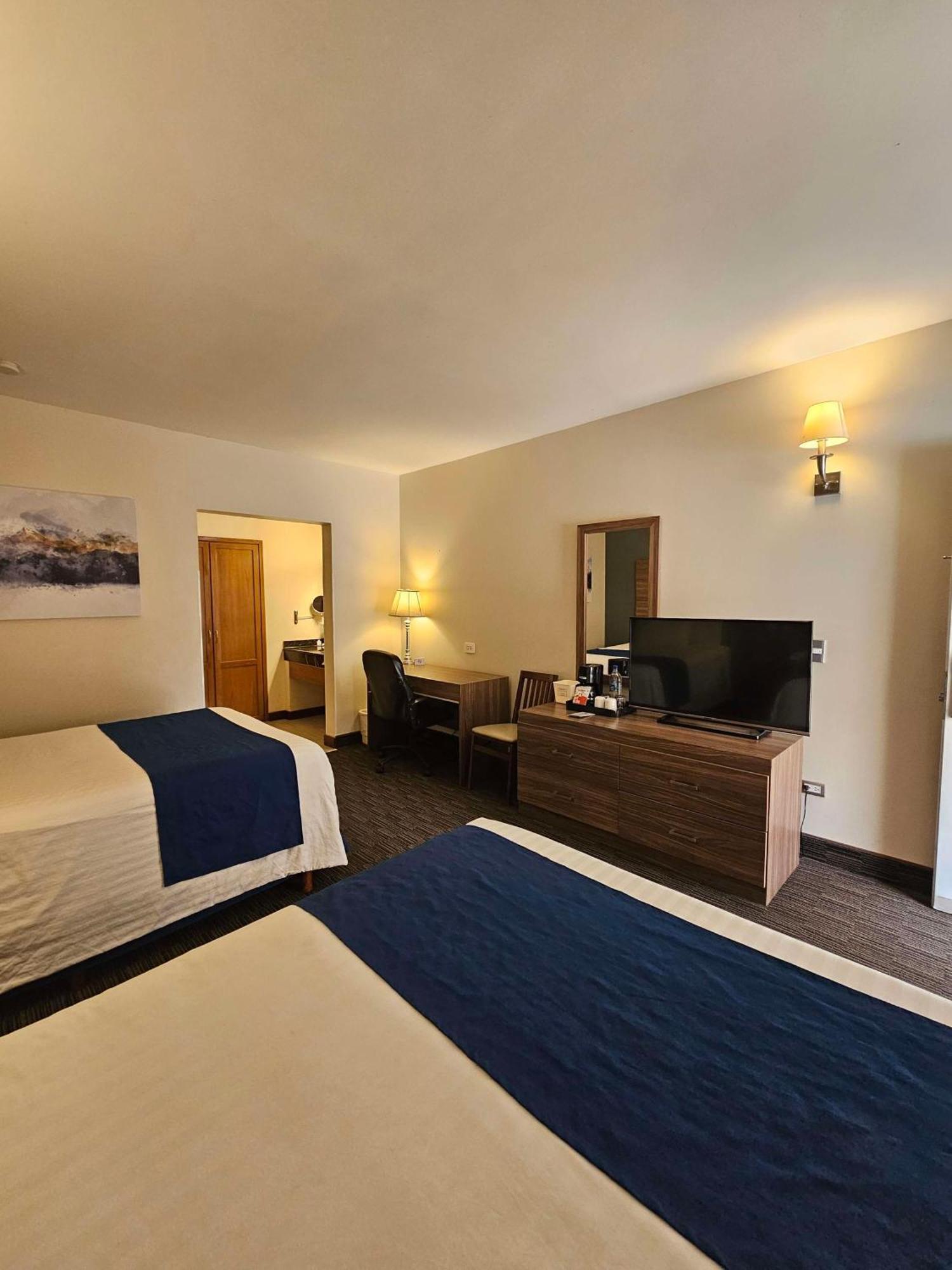 Best Western Plus Chihuahua Aeropuerto Екстер'єр фото