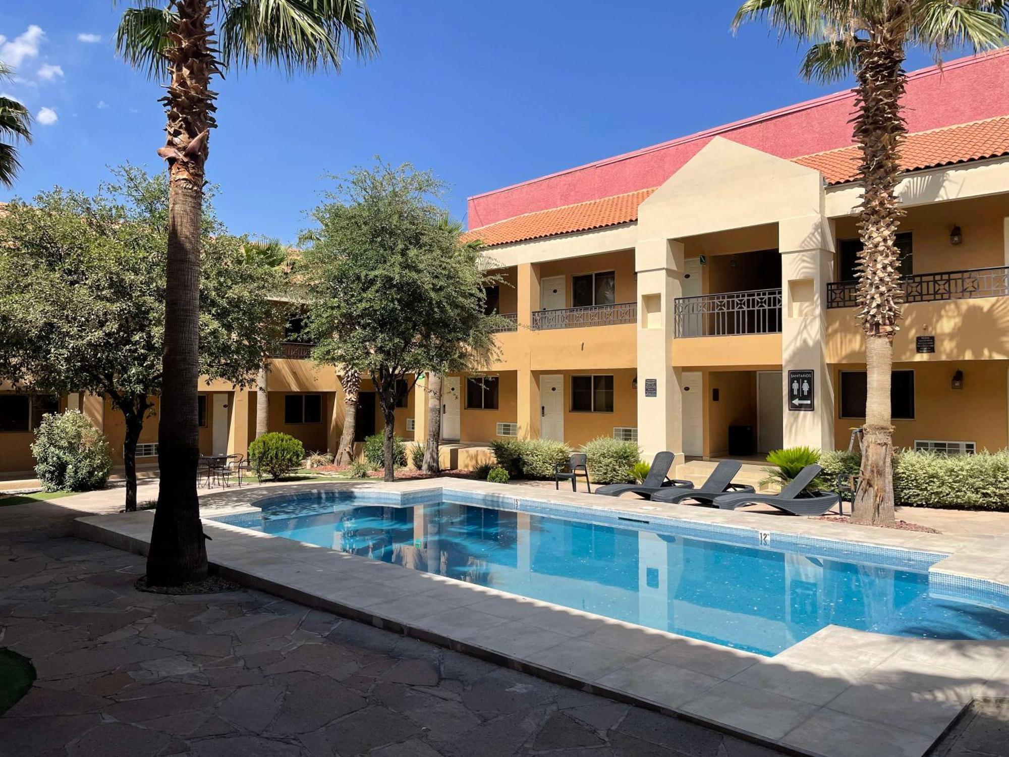 Best Western Plus Chihuahua Aeropuerto Екстер'єр фото